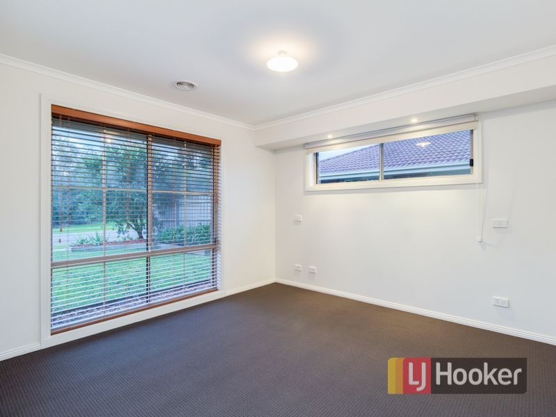 84 Manna Gum Drive, Pakenham VIC 3810