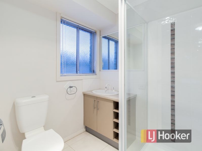 84 Manna Gum Drive, Pakenham VIC 3810