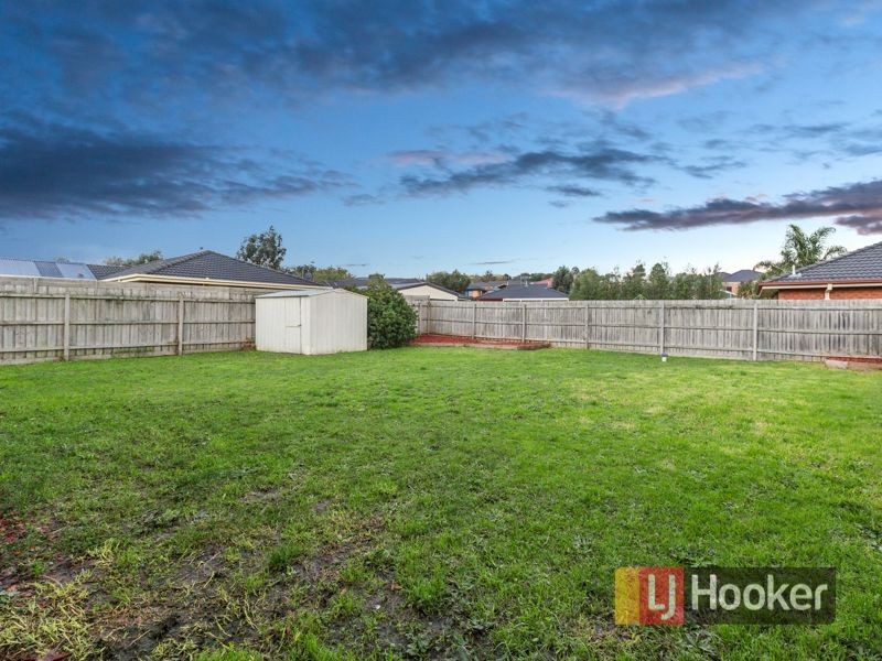 84 Manna Gum Drive, Pakenham VIC 3810