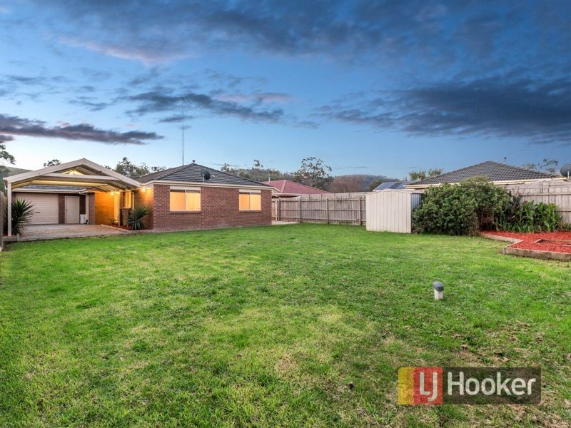84 Manna Gum Drive, Pakenham VIC 3810