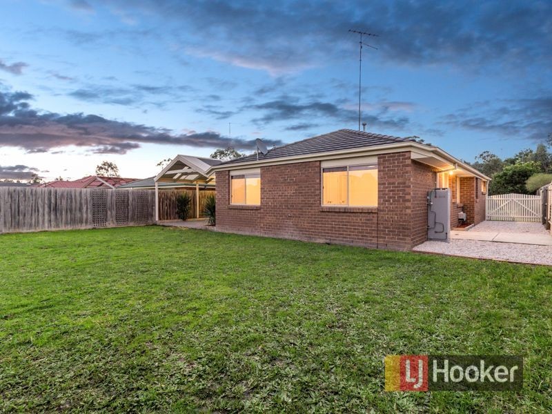 84 Manna Gum Drive, Pakenham VIC 3810