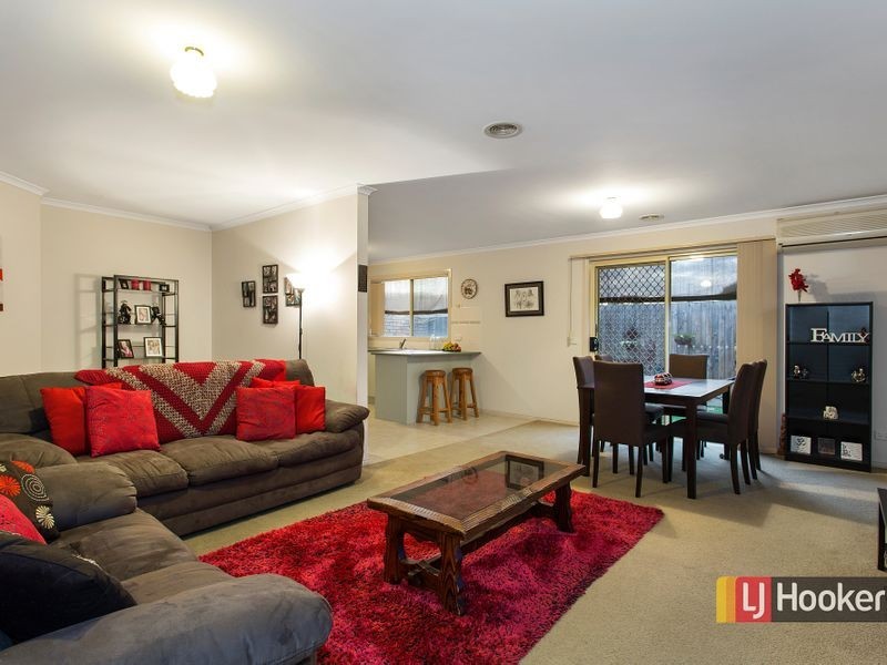 2/20 Henty Street, Pakenham VIC 3810