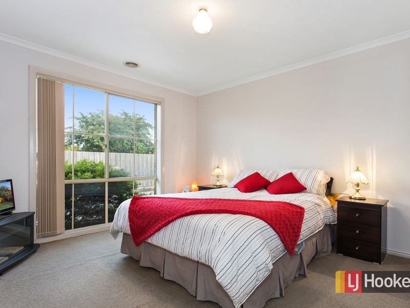 2/20 Henty Street, Pakenham VIC 3810