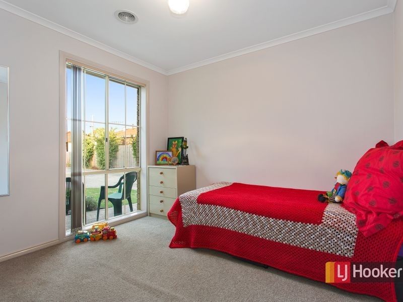 2/20 Henty Street, Pakenham VIC 3810