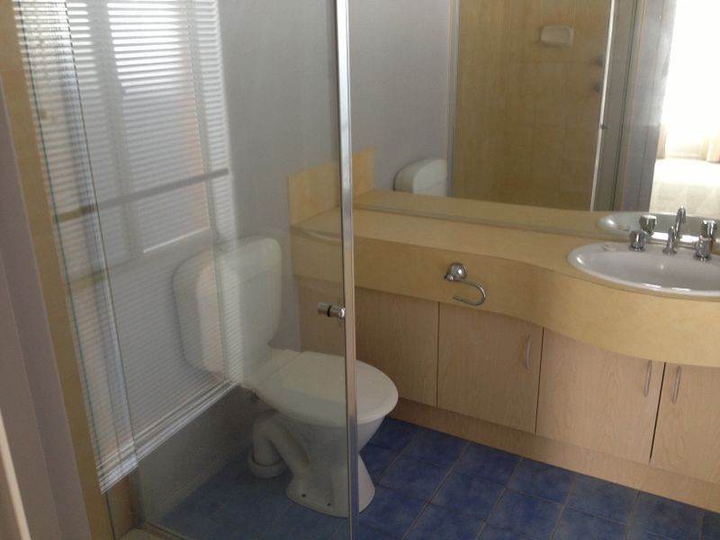 8 St Leonards Way, Pakenham VIC 3810