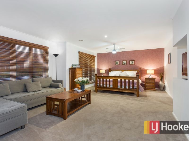 16 Henry Street, Pakenham VIC 3810