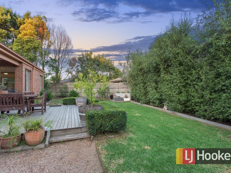 16 Henry Street, Pakenham VIC 3810