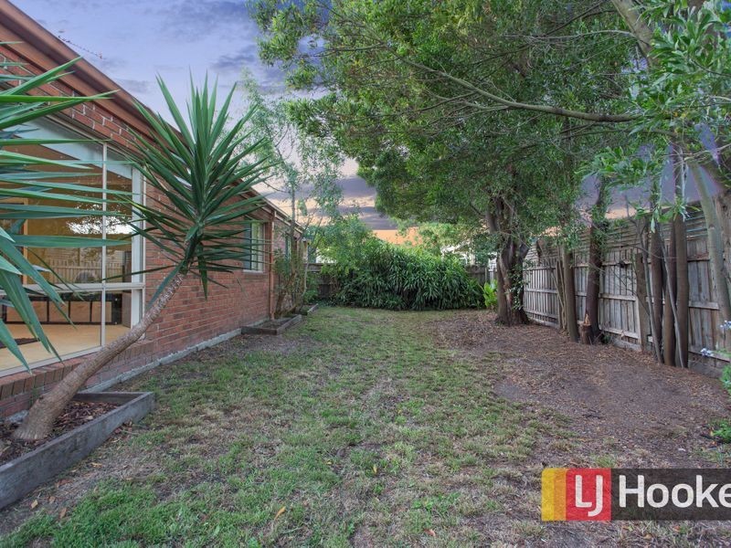16 Henry Street, Pakenham VIC 3810