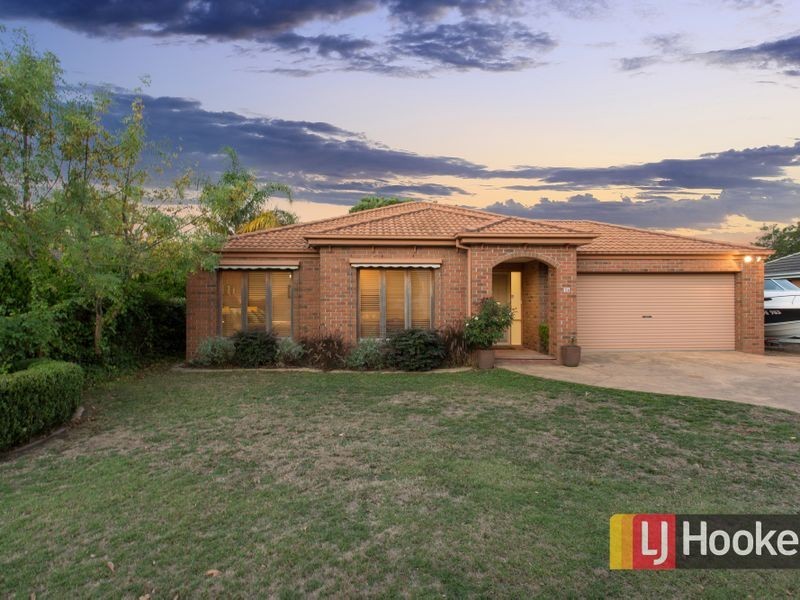 16 Henry Street, Pakenham VIC 3810