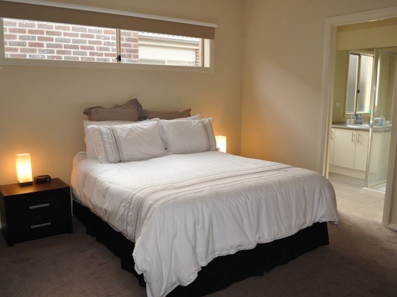 23 Westwood Grove, Pakenham VIC 3810