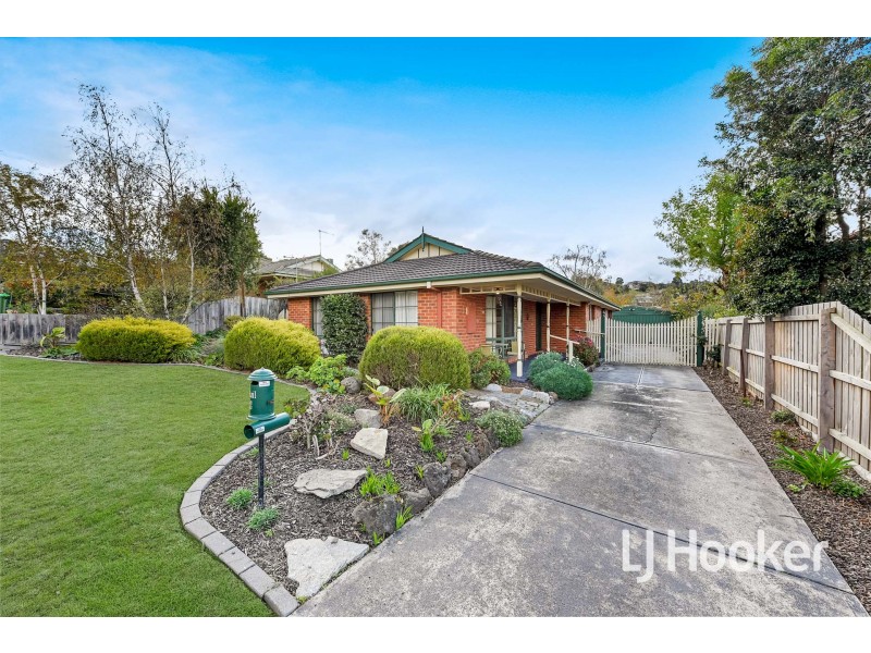 8 Mcgill Court, Pakenham VIC 3810