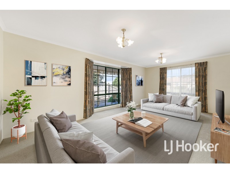 8 Mcgill Court, Pakenham VIC 3810