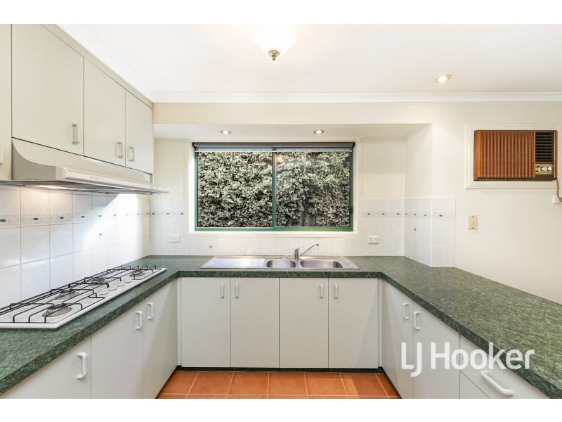 8 Mcgill Court, Pakenham VIC 3810