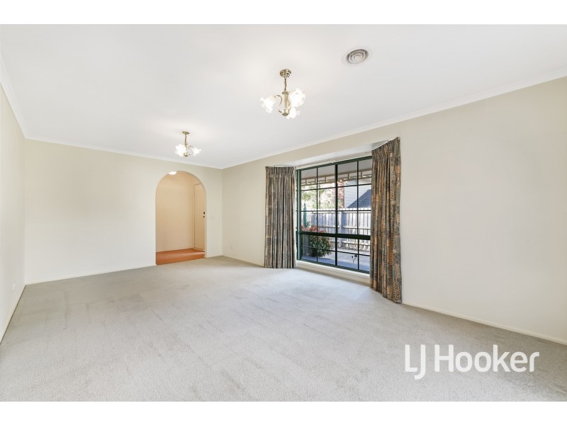 8 Mcgill Court, Pakenham VIC 3810