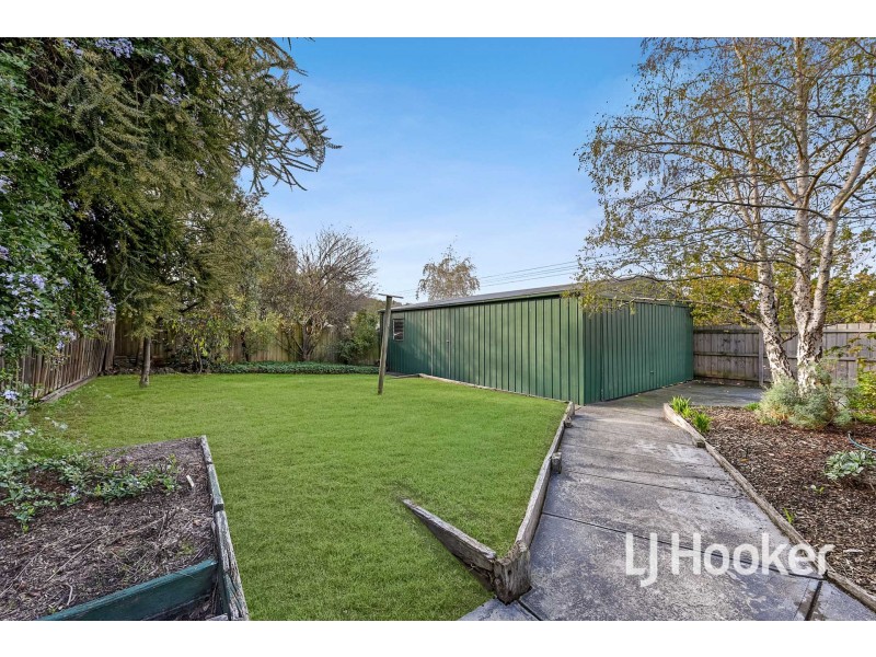 8 Mcgill Court, Pakenham VIC 3810