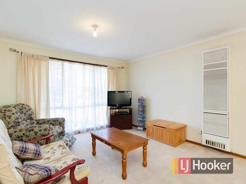 19 Dunbarton Drive, Pakenham VIC 3810