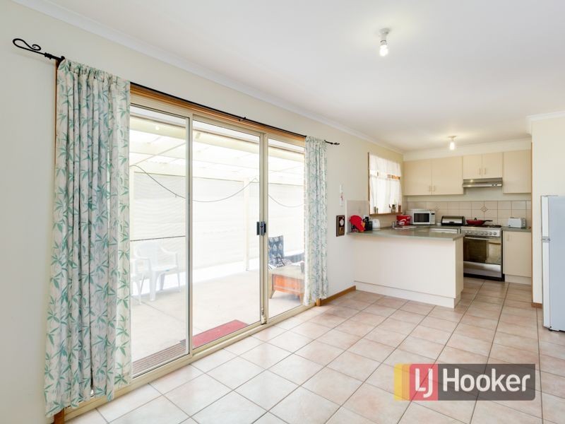 19 Dunbarton Drive, Pakenham VIC 3810