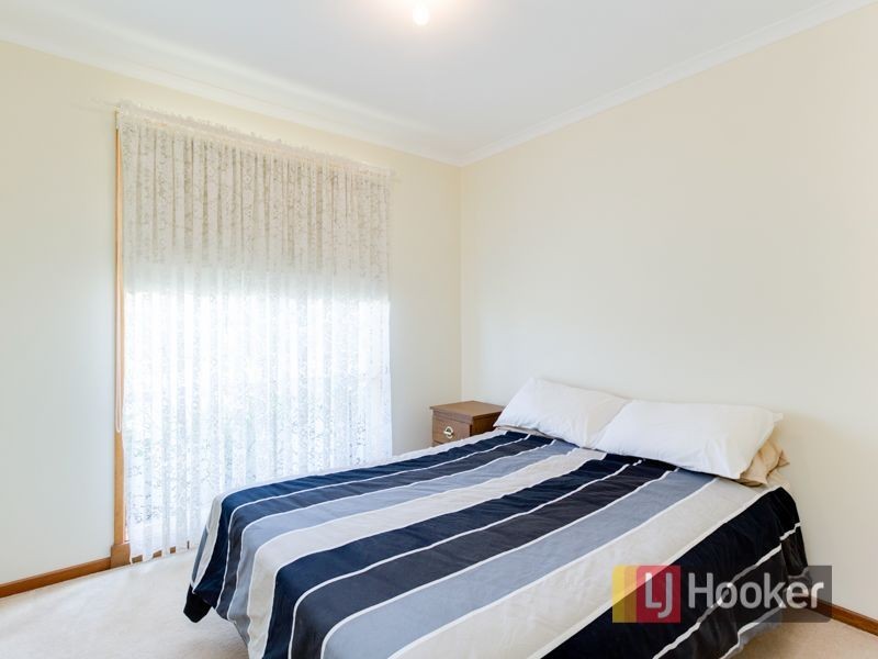 19 Dunbarton Drive, Pakenham VIC 3810