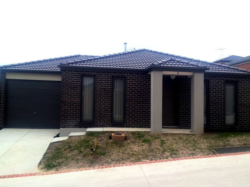 7/107 Army Road, Pakenham VIC 3810