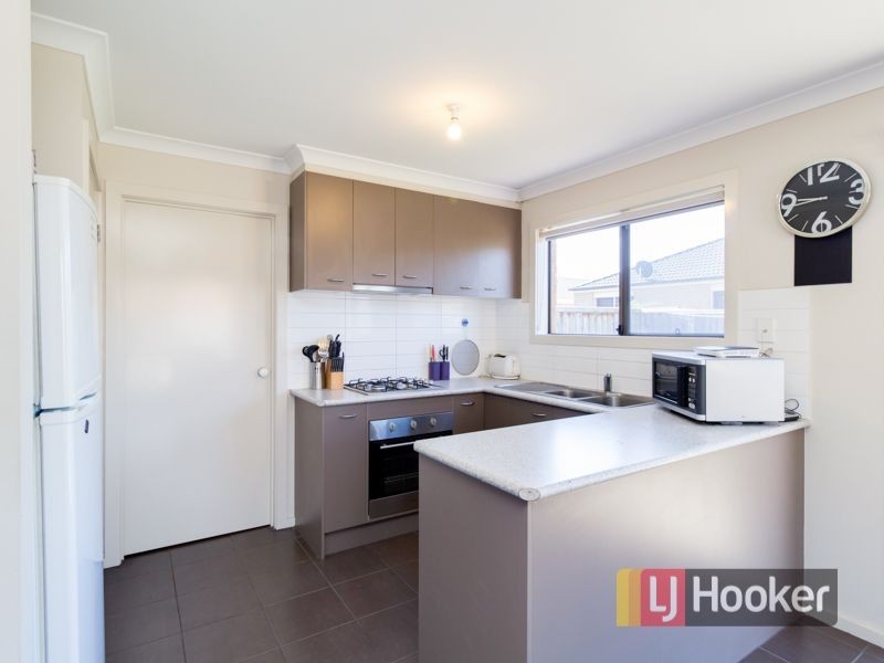 21 Elwood Avenue, Pakenham VIC 3810