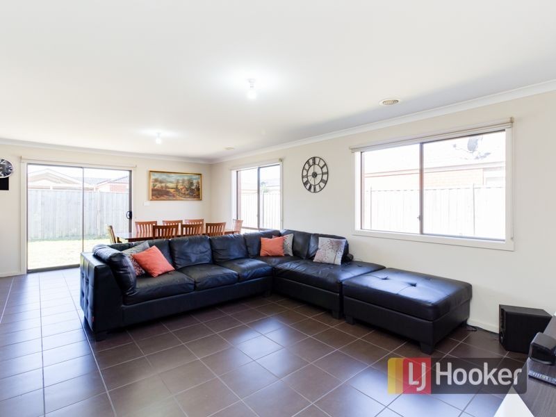 21 Elwood Avenue, Pakenham VIC 3810