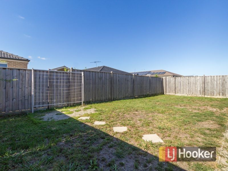 21 Elwood Avenue, Pakenham VIC 3810