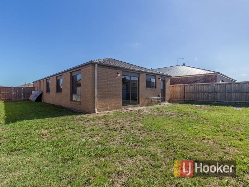 21 Elwood Avenue, Pakenham VIC 3810