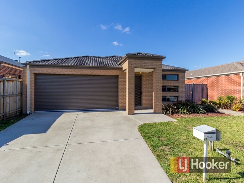 21 Elwood Avenue, Pakenham VIC 3810