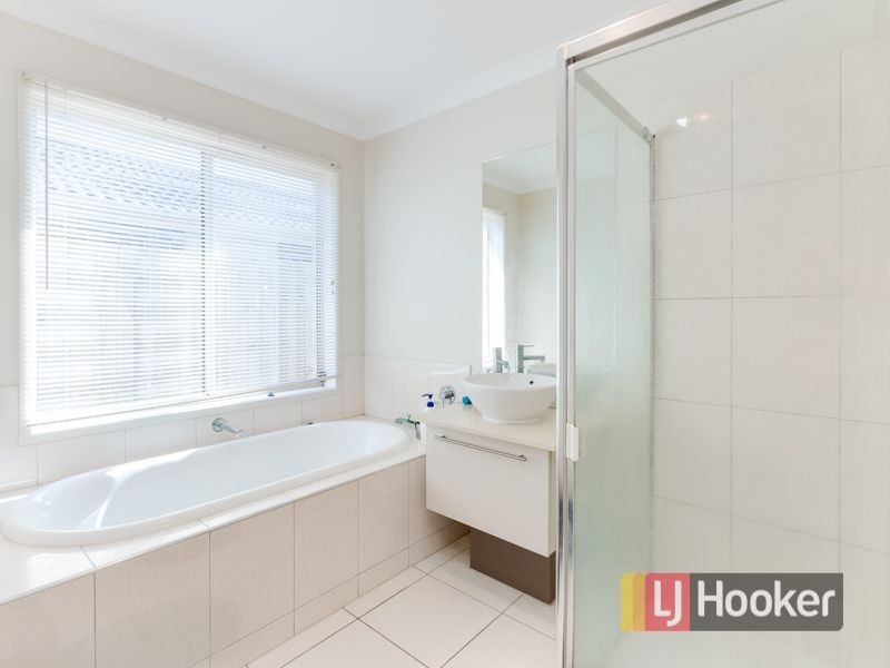 34 Webster Way, Pakenham VIC 3810