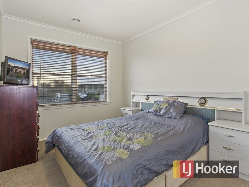 6 Deveney Street, Pakenham VIC 3810