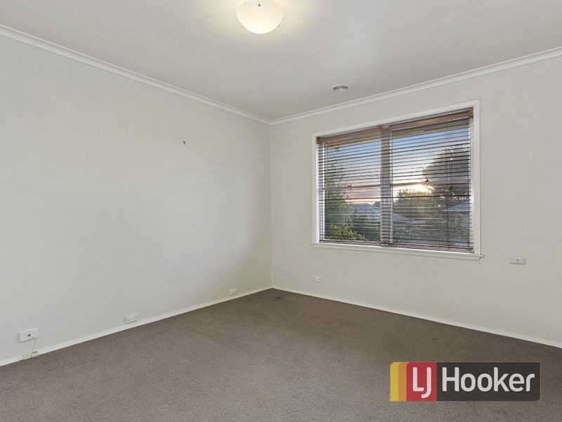 6 Deveney Street, Pakenham VIC 3810
