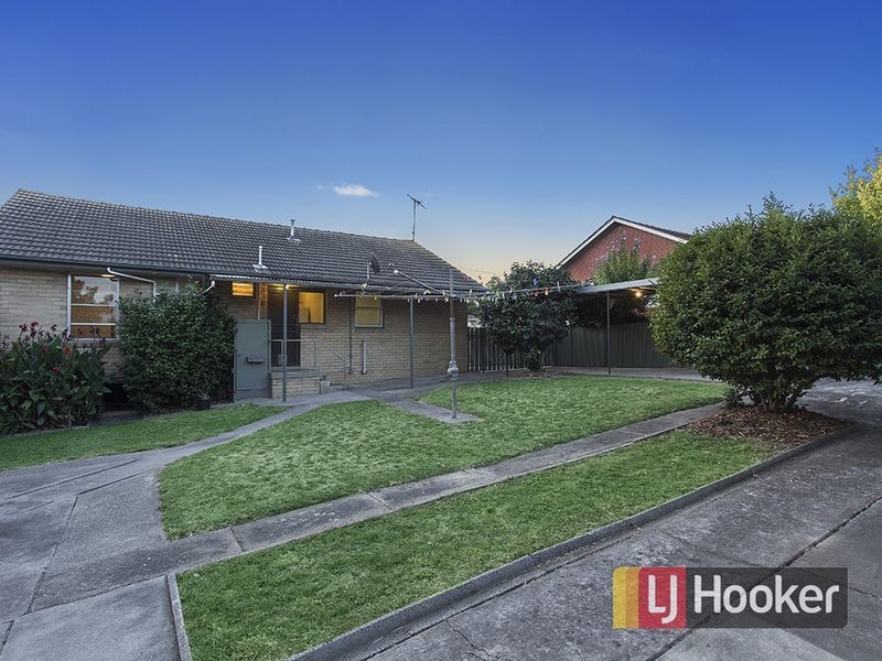 6 Deveney Street, Pakenham VIC 3810