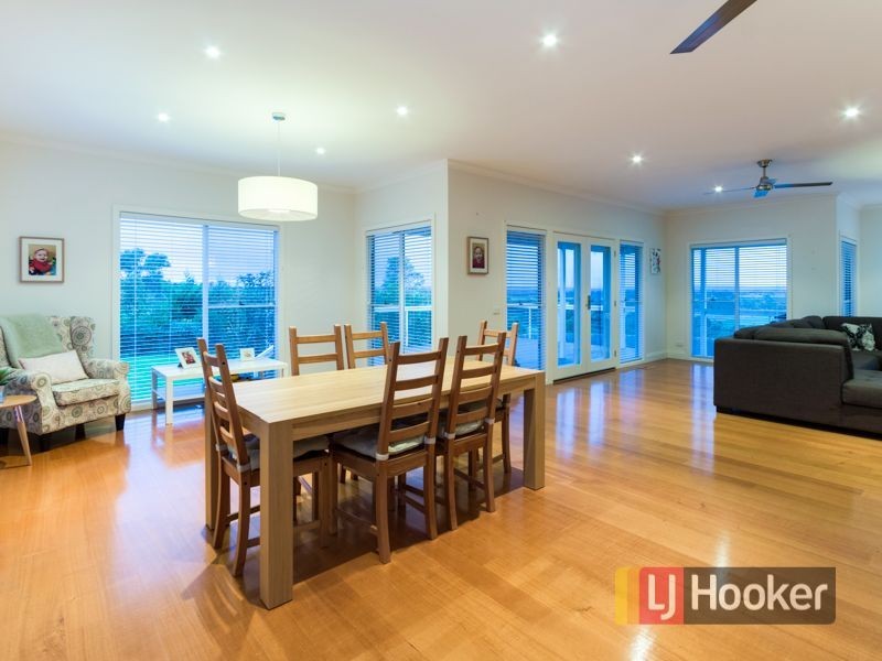 24 Jefferson Road, Garfield VIC 3814