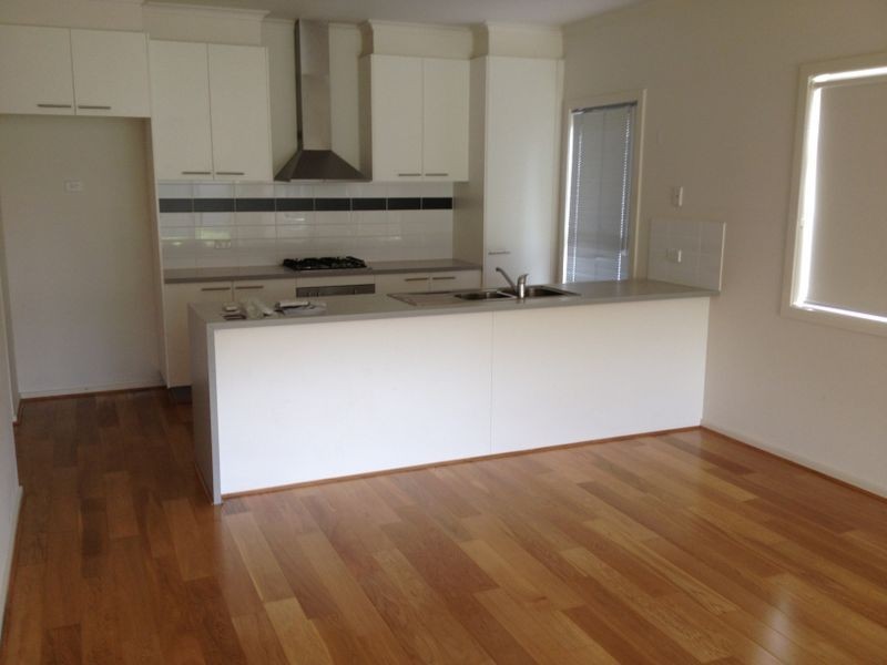 22 Edgeware Close, Pakenham VIC 3810