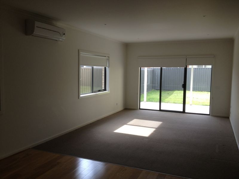 22 Edgeware Close, Pakenham VIC 3810