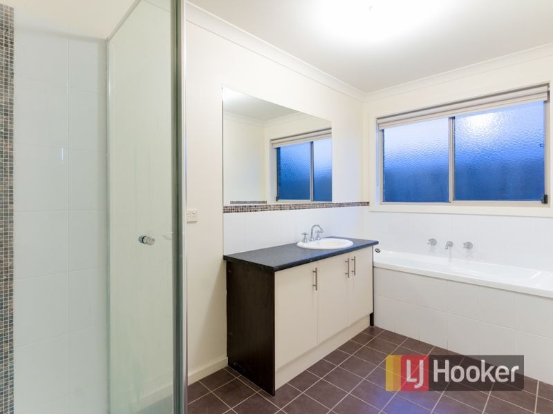 9 Renlik Court, Pakenham VIC 3810