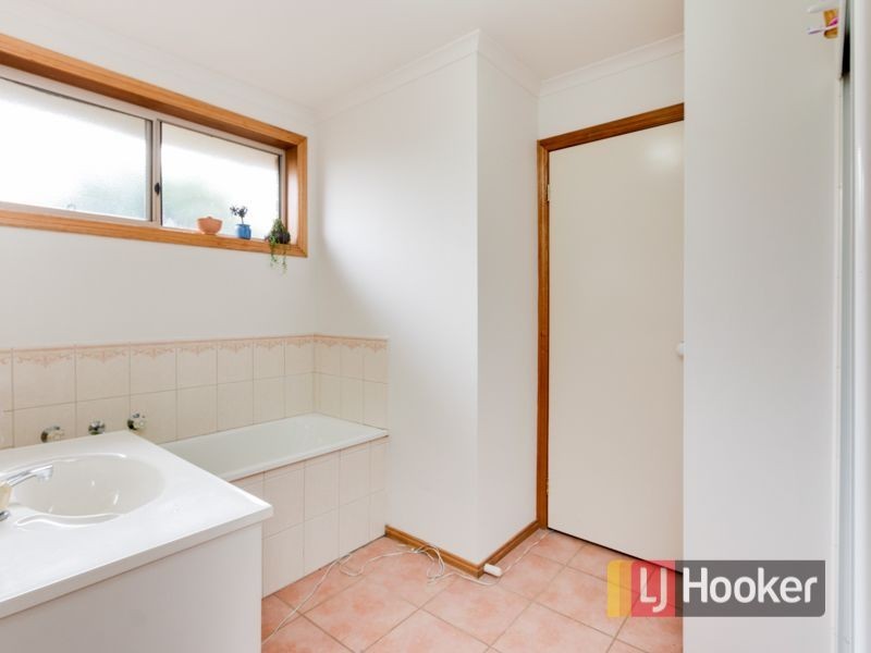 10 Rossi Close, Pakenham VIC 3810