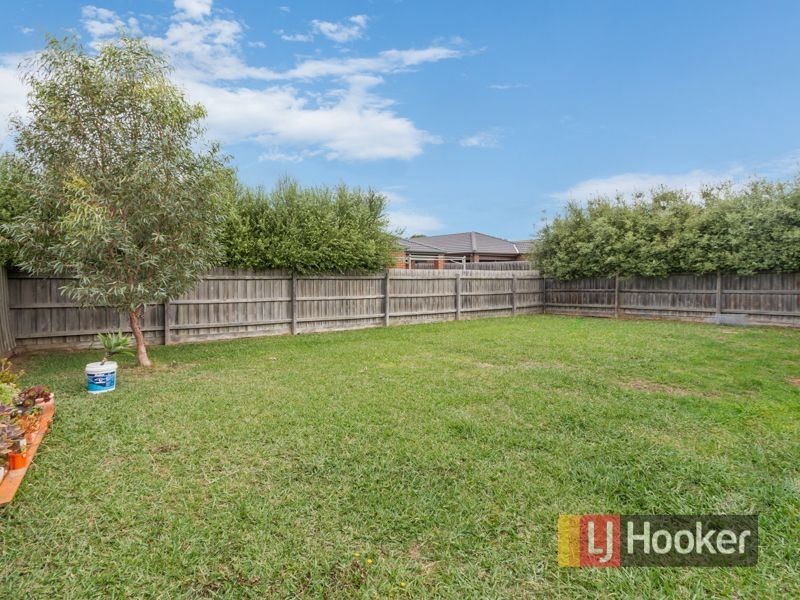 10 Rossi Close, Pakenham VIC 3810