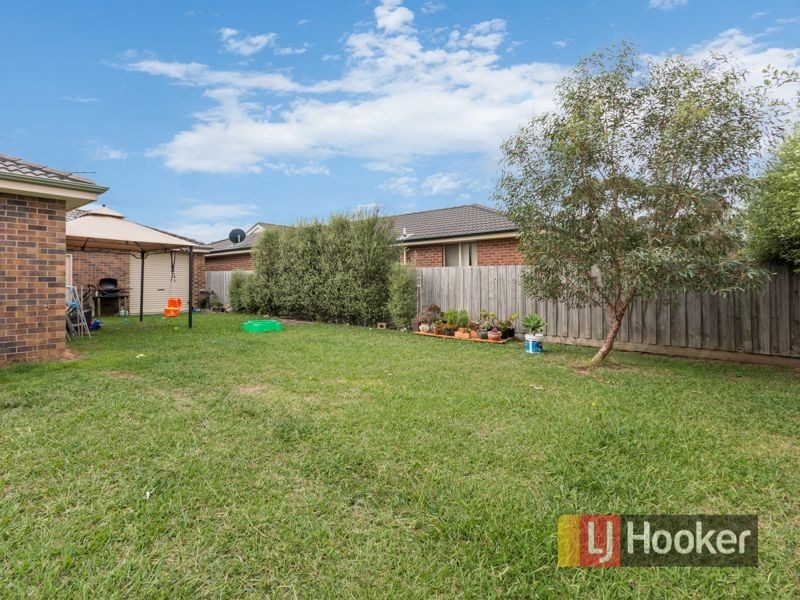 10 Rossi Close, Pakenham VIC 3810