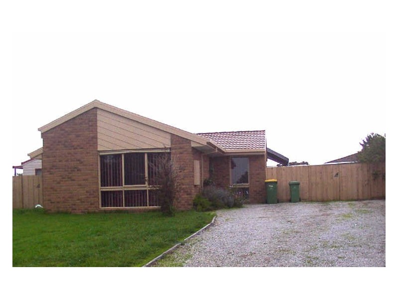 17 Nabilla Court, Pakenham VIC 3810