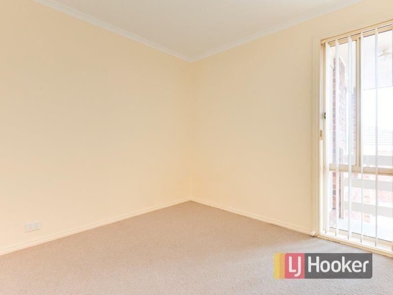 2/5 Glenda Court, Pakenham VIC 3810