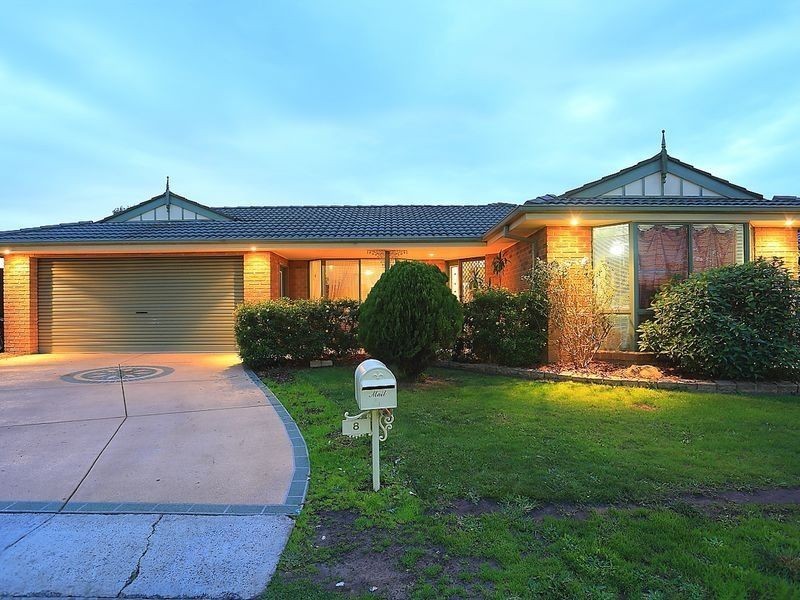 8 Manning Court, Pakenham VIC 3810