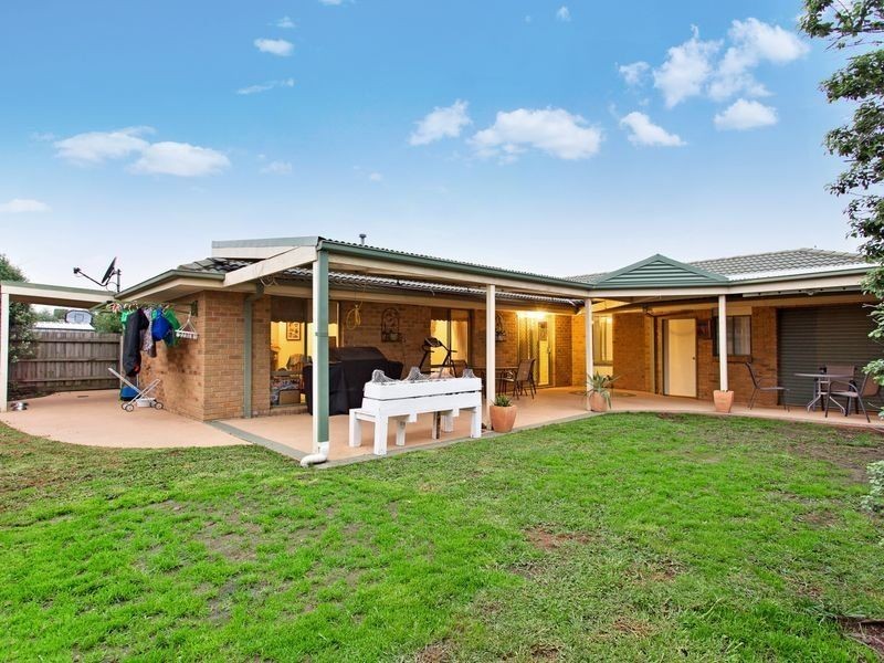 8 Manning Court, Pakenham VIC 3810