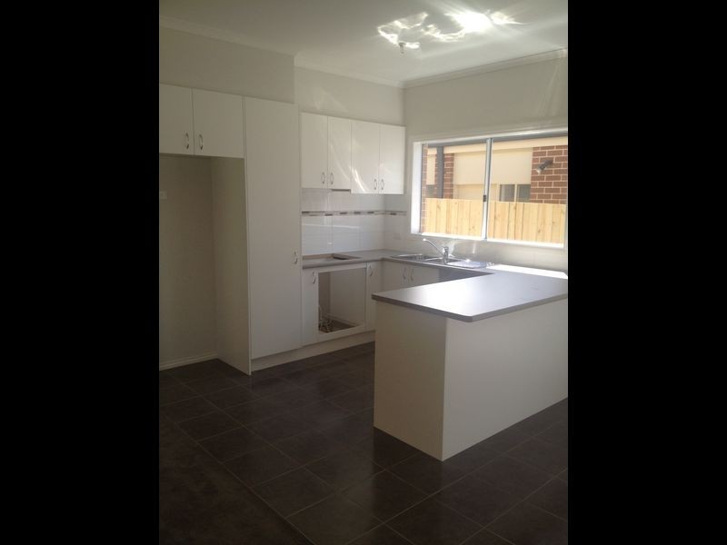 1/20 Ahern Road, Pakenham VIC 3810