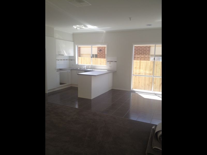 1/20 Ahern Road, Pakenham VIC 3810