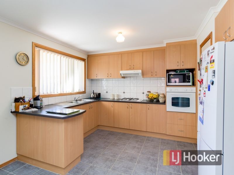 9 Rossi Close, Pakenham VIC 3810