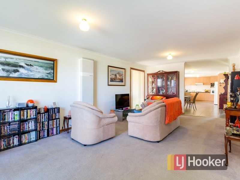 9 Rossi Close, Pakenham VIC 3810