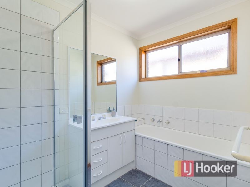 9 Rossi Close, Pakenham VIC 3810