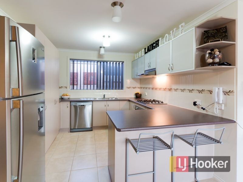 8 Sacha Drive, Pakenham VIC 3810