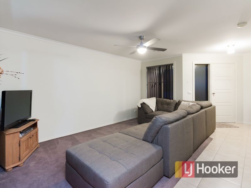 8 Sacha Drive, Pakenham VIC 3810